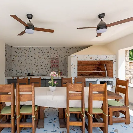 Awesome In Rastane Gornje With Wifi Gorica (Zadar)
