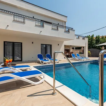 Casa vacanze Amazing In Rastane Gornje