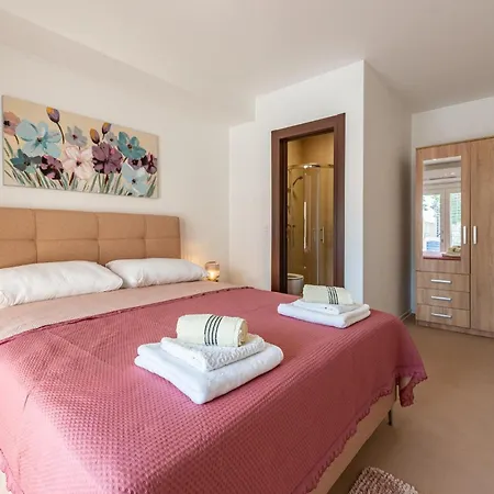 Awesome In Rastane Gornje With Wifi Gorica (Zadar)